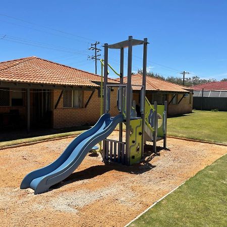 Geraldton'S Ocean West Holiday Units & Short Stay Accommodation Exterior photo